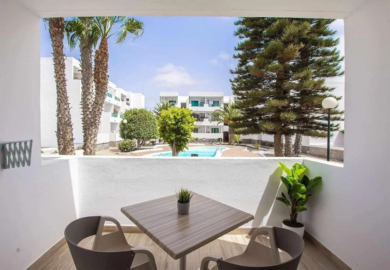 Holyhome Premium 104 Costa Teguise 0*,